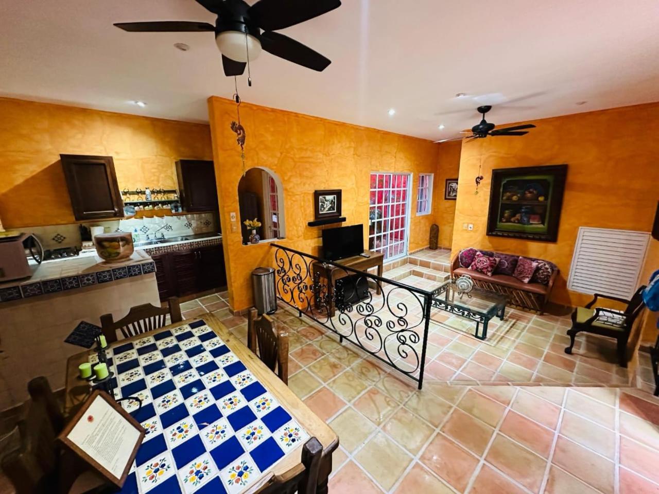 Casa Colonial Cozumel, Mango